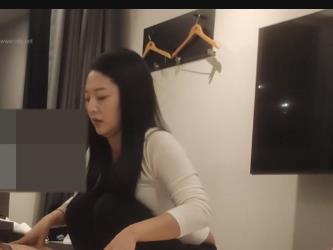 韩国探花姐姐按摩大战视频，时长1:12分