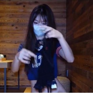 清纯反差女神Cola酱黑丝连体衣自拍火爆视频1V-1.3G-时长24分