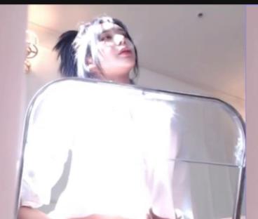 徐婉私拍三点全L展示巨R尤物视频分享车灯黑