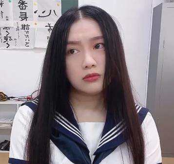 Daisybaby：JK小学妹到岛国女强J男，17分钟自拍出品