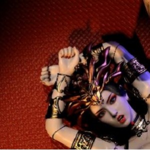 《斗破苍穹：美杜莎反串》-超清时长1V-1.8G，作者自拍，战斗画面人物描述生动