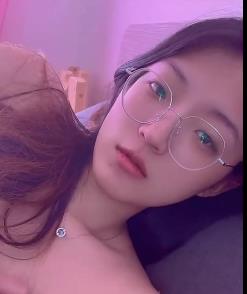 反差眼镜妹：甄选图集作品，作者自拍，性感女神