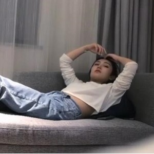 T花学生美女自拍合集：颜值身材超顶，三部影片总时长约2小时20分钟