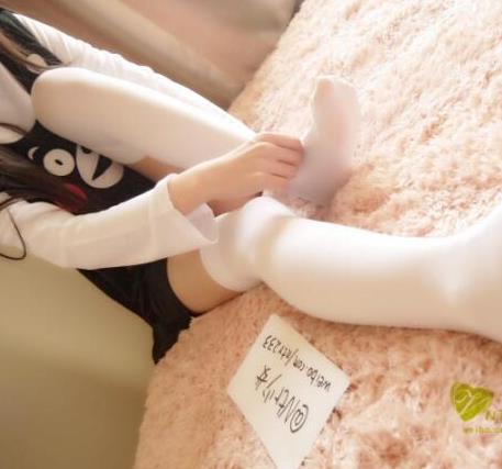 家居美少女美腿按摩合集，4.8G视频尽情享受