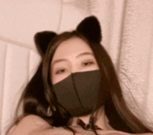 网红女神八月未央私拍视频1V1.3G更新，长腿猫耳身材精油玩具震撼上线