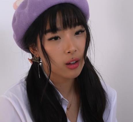 亚裔女Y-ElleLee自拍合集，时长5V-6.9G，男Y和黑鬼进入，口B女同精彩表现，下载观看