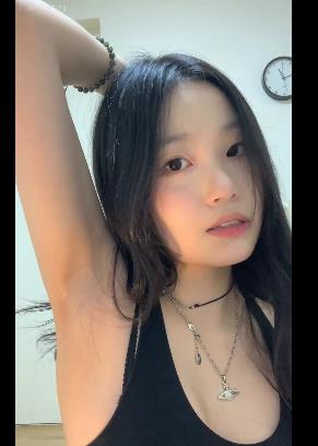 独家YumiOnlyFans小合集资源29个1.6G小视频，5刀包月！无圣光图！