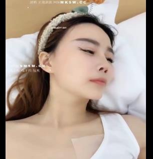 草莓酱自拍高能画面，时长1.5小时，CB用嘴T脚，唯一无保护CC作品，资源丰富，下载观看