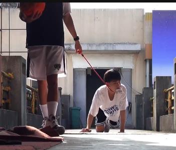 赤兔三部曲：GV作者自拍，时长47分钟，年轻小伙四人游爆C