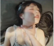 超人气可爱女神黑丝女仆互动进入24分钟91自拍新人木瓜视频