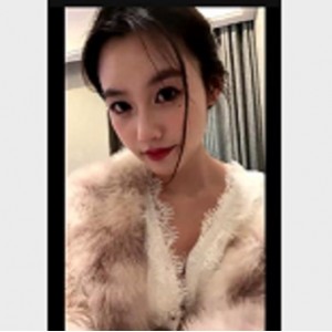 小雨儿女神自拍视频：素颜化妆惊艳变化，7V-1.6G产品推荐，粉丝必看！