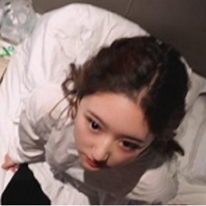 高清21分钟小姐姐自拍视频，91池鱼夜场DJ订单气氛组粉嫩身材