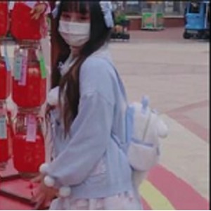 妹子自拍大片，22-24分钟完整版，各种场景尽显魅力，用嘴观看！