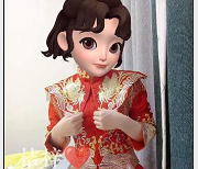 新手女神小水熙：传统婚服展示界，自拍图集露脸