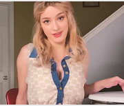 LucySpades最新作品《绿M教育》11分钟中文字幕，火爆全网AI字幕剧情