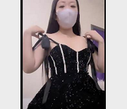 黛西老师网吧上阵，五部作品震撼上贤妗