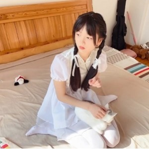 诱惑不止，稚乖画册揭示夜夜嬉戏，80D白丝美腿震撼登场！