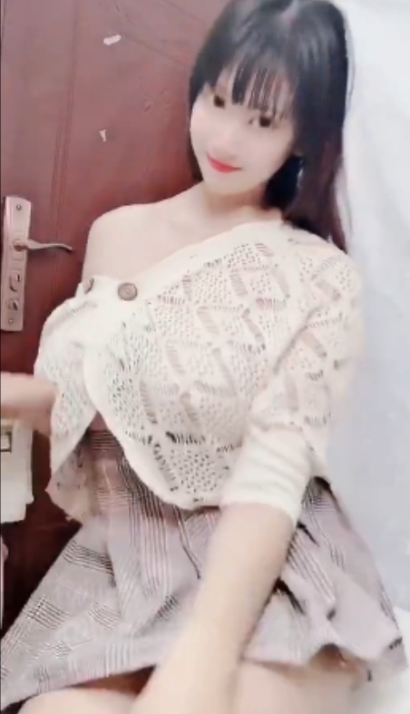 快手福利白白兔热舞有尺度全系列福利，限时抢购！