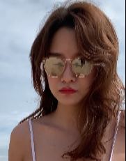 性感白色比基尼长腿美女