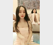 精选主播小热巴闺蜜打粑粑自拍全网爆火合集