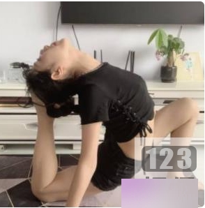 艺校舞蹈系小美女（一少），抖音分享热舞一炮而红【22V，4.4G】