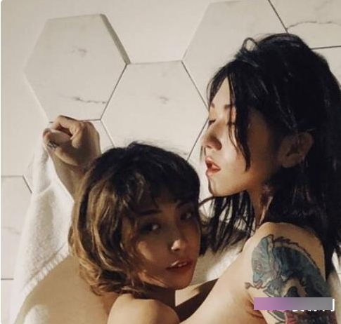 Twitter超人气霸气成熟女人御姐浮力姬《舌尖上的神秘处》最新黑丝完整