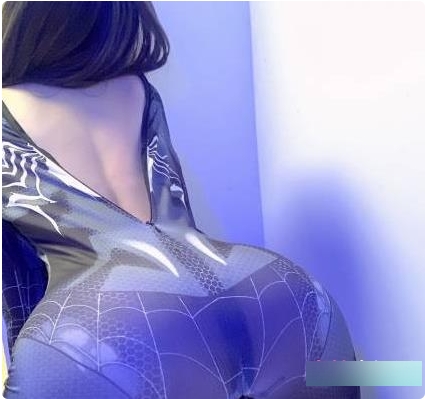 某艺校大三长腿舞蹈生小姐姐，表演极限一字马【14V，1G】