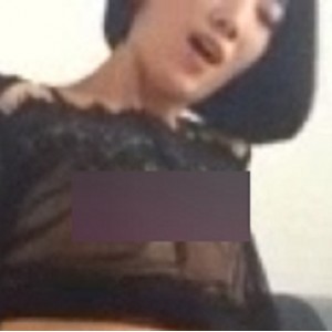 Twitter黑色蕾丝短发女友在沙发被不可描述