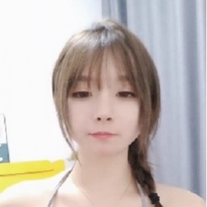 揭秘-女仆装网红开播自玩原版精品汇总