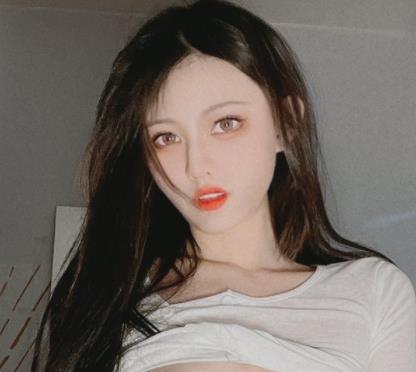 Twitter高颜值粉嫩女神（狐狸小妖）