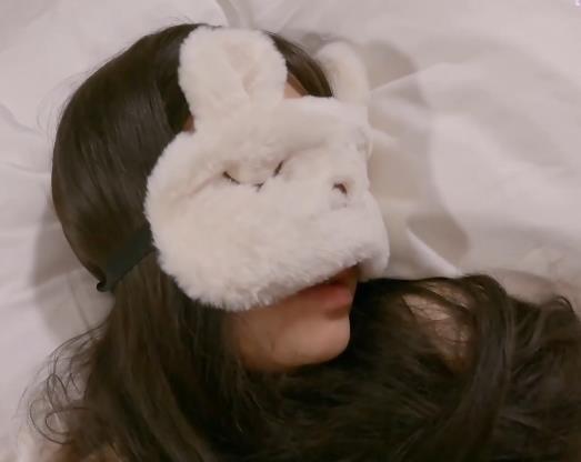 15分钟特写：嫩X小姐姐后推车轮廓生过孩子Y蒂