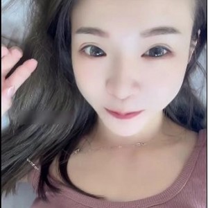 艺校舞蹈系气质女神小桃子私拍动感舞视频，车灯润眼