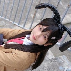 《赤西夜夜麻衣学姐》18岁红爆作品，牛奶视频照片，T恤穿衣显瘦