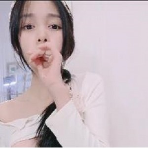 福利姬学妹自拍炮击，时长3小时，1V-3.3G，新人超人气！