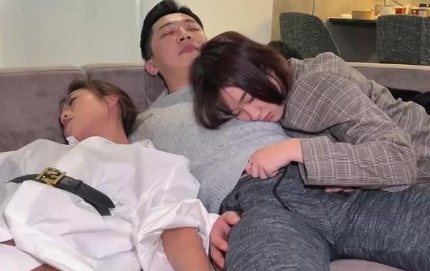 多人游团建资源丰富,7位女主自拍作品,3V2群J情节吸睛,1V4女主身材高挑羞涩,N子香肠表演惊艳,不容错过!