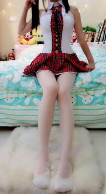 橙香静静御姐红色学生裙资源合集，5.4G视频大小，岛国妹子波多老师玉腿诱惑