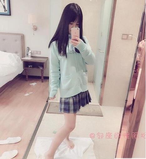 邻座的怪阿松：美腿超短裙上阵，灵活小脚剧情自我安慰磁力，3.9G视频资源