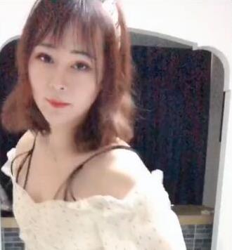 TS女神张思妮浴室职业生涯精品合集资源，最新作品在线播放