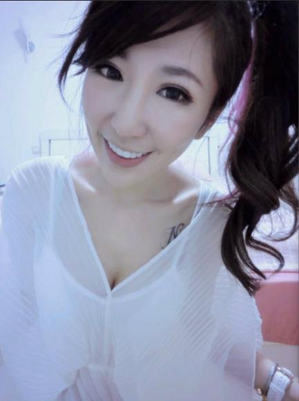 台湾女神贝拉alleys资源合集，清纯高挑身材，2.7G视频大小