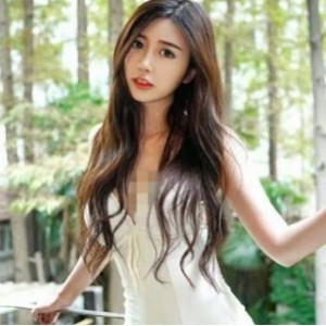 网红女神萌汁户外给力表现，含凌乱4分钟视频1.3G