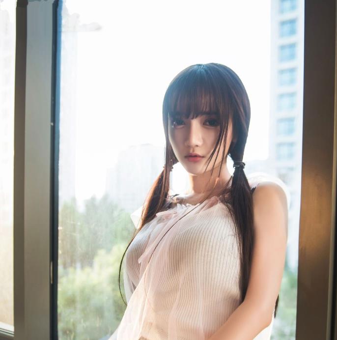 小妹子赛高私拍资源合集，8.2G视频大小，D杯挺翘美足cos服