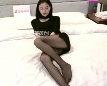 宸荨樱桃：网红演员美颜身材资源15V12.7G下载