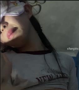 火爆自拍视频：帅小伙与美少女身材美，长腿诱惑超长时长