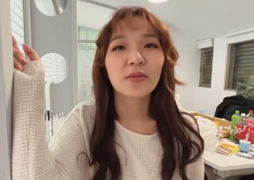 湾湾最新作品：宝岛娃娃脸美女团建一敌十视频