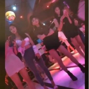 作者出品：老婆的J女体验，16分钟精彩视频