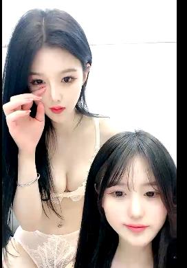 新人主播姐妹直播资源自拍，4V画质时长超长，身材颜值在贤妗口罩下的神秘观看