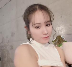 高铁女神Naomii最新自拍视频解锁，时长22分钟，1V-970M，持续更新，快来观看！