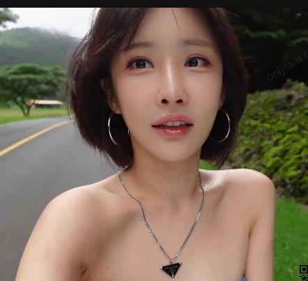 名媛sunwall高丽出品视频集：时长26分钟，包含健身房、露天车等场景