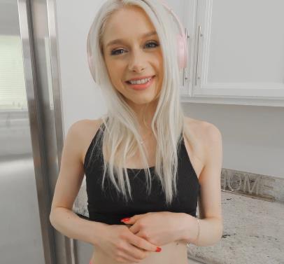 欧美新视讯自由国时长58分钟三人游女同肛J颜S大团建