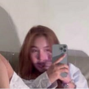 精选女神自拍视频1V-293M，完美身材尤物，时长8分钟，小姐姐车灯游戏男友